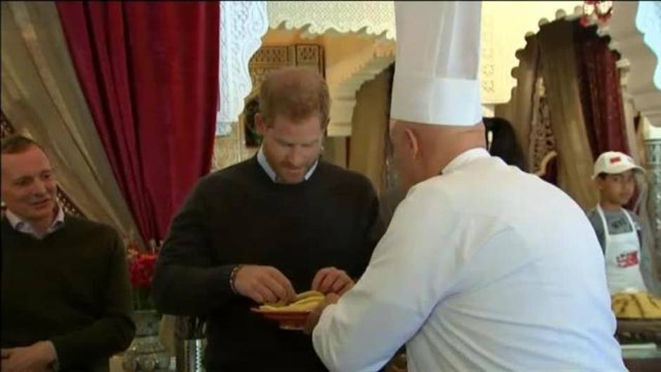 Harry y Megan disfrutan de la comida marroquí en su viaje oficial a Rabat