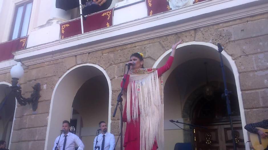 Himno de Andalucía cantado por flamenco en Cádiz