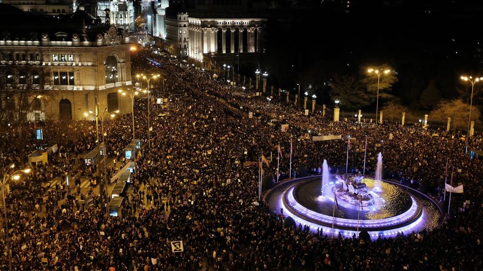 El feminismo inunda las calles de Madrid durante otro 8-M reivindicativo