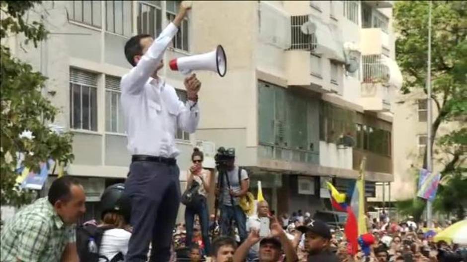 Guaidó llama a nuevas movilizaciones contra el presidente Maduro