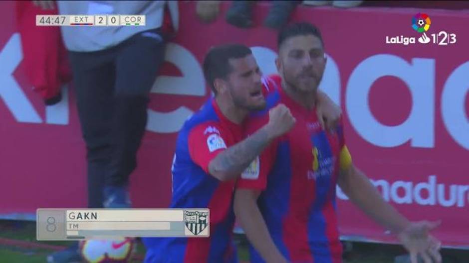 LaLiga 123 (J29): Gol de Giovanni Zarfino en el Extremadura-Córdoba (2-0)