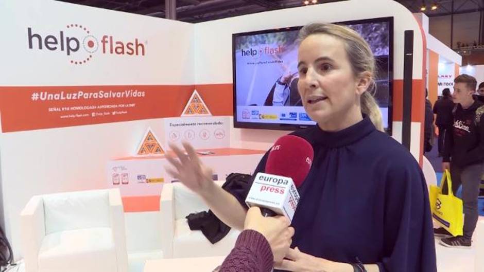 DGT prevé sustituir los triángulos por señales luminosas en 2024