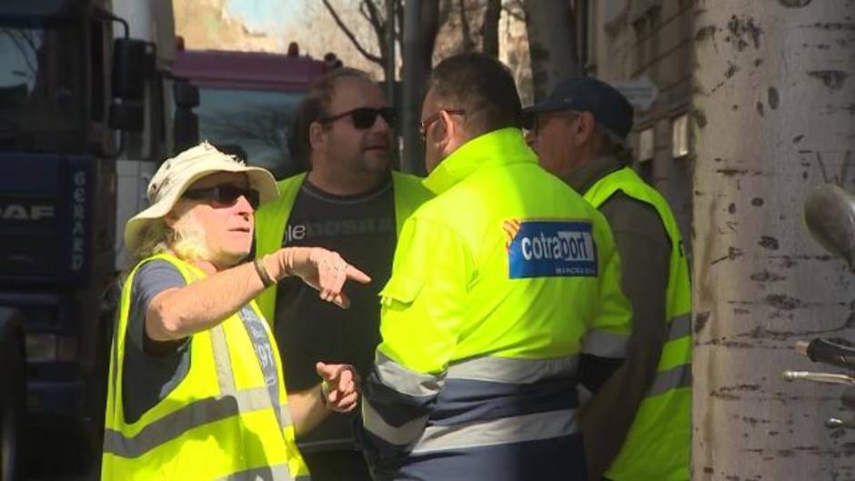 Transportistas marchan al Puerto de Barcelona como protesta