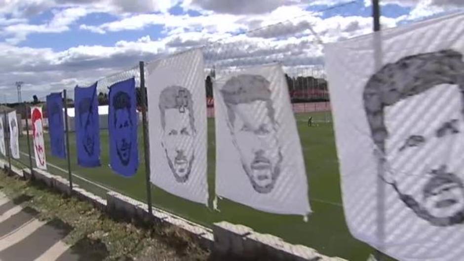 El rostro de Simeone preside el entrenamiento del Atlético