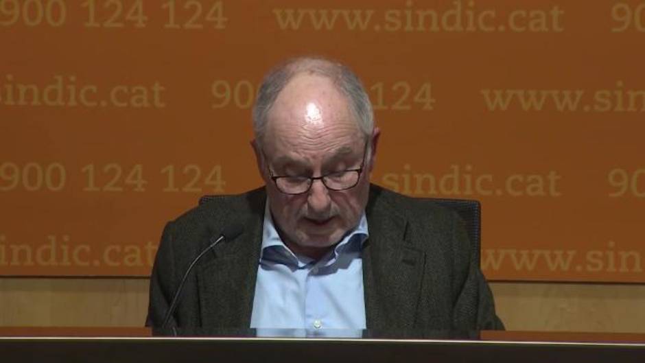 El Síndic pide a Torra que retire los lazos