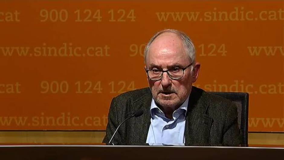 El Defensor del Pueblo catalán insta a Torra a acatar la decisión de la Junta y retirar los lazos