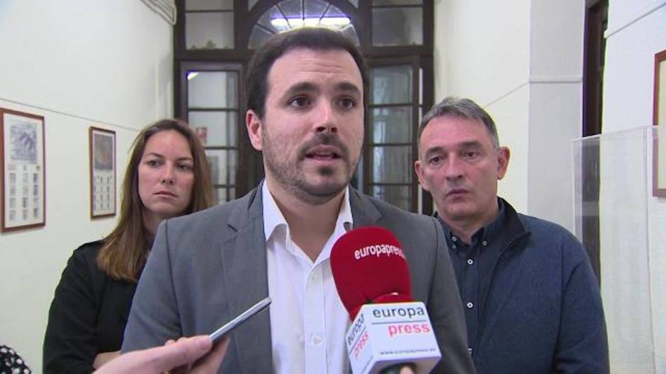 Garzón critica que solo se hable "de trozos de tela"