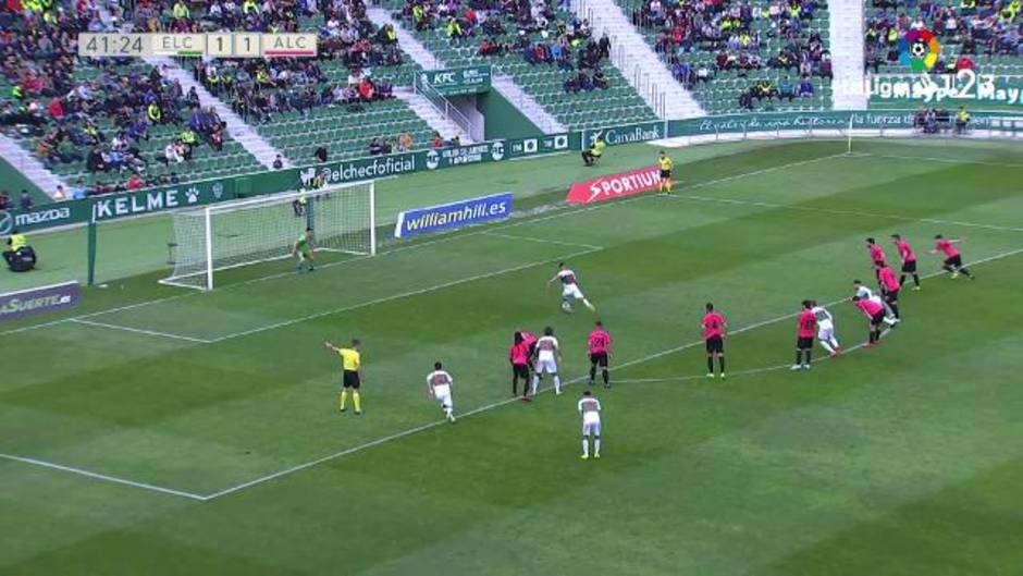 Gol de Xavi Torres de penalti (2-1) en el Elche 3-1 Alcorcón