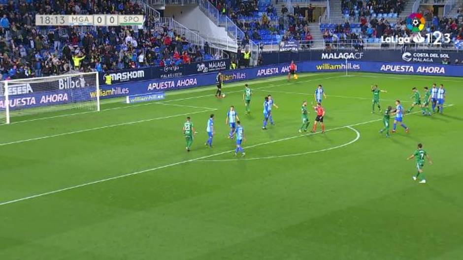 LaLiga 123 (J32): El Penalti cometido por Adrián (Málaga CF) en el Málaga 1-1 Sporting