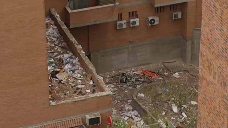 Conmoción entre los vecinos del edificio afectado por la explosión en Puente de Vallecas