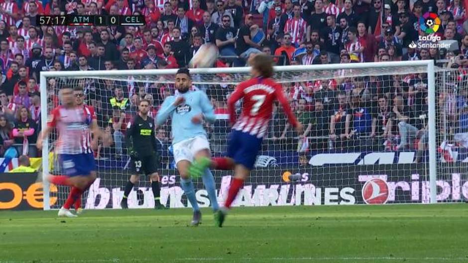 Precioso control de espuela de Griezmann ante el Celta