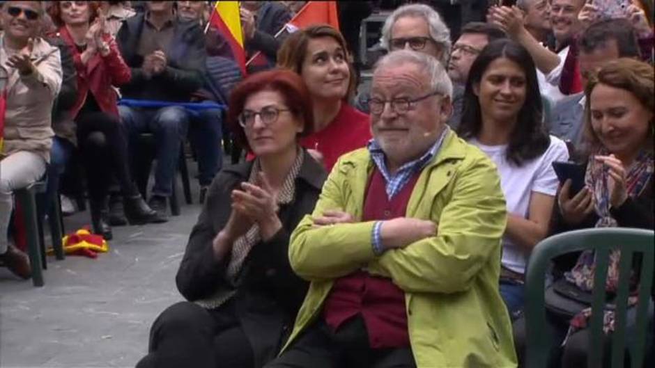 Los vecinos de Rentería reciben a Albert Rivera con una 'cacerolada'