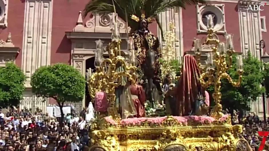 Salida de la Borriquita de la iglesia del Salvador