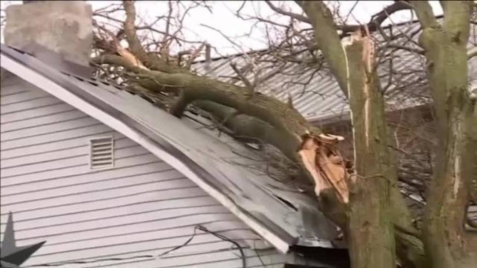 Un tornado causa al menos diez heridos en un pueblo de Ohio