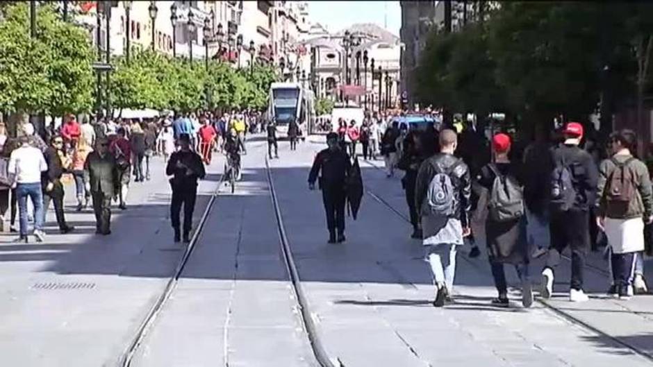 El Gobierno mantiene el nivel cuatro de seguridad por la Semana Santa y la campaña electoral