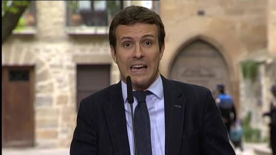 Casado: "Sánchez solo acierta cuando rectifica y da la cara"