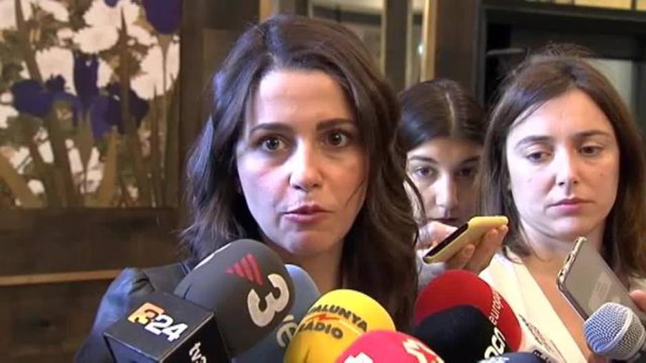 Arrimadas: "Sánchez es un peligro público y hay que sacarle a votos de La Moncloa"