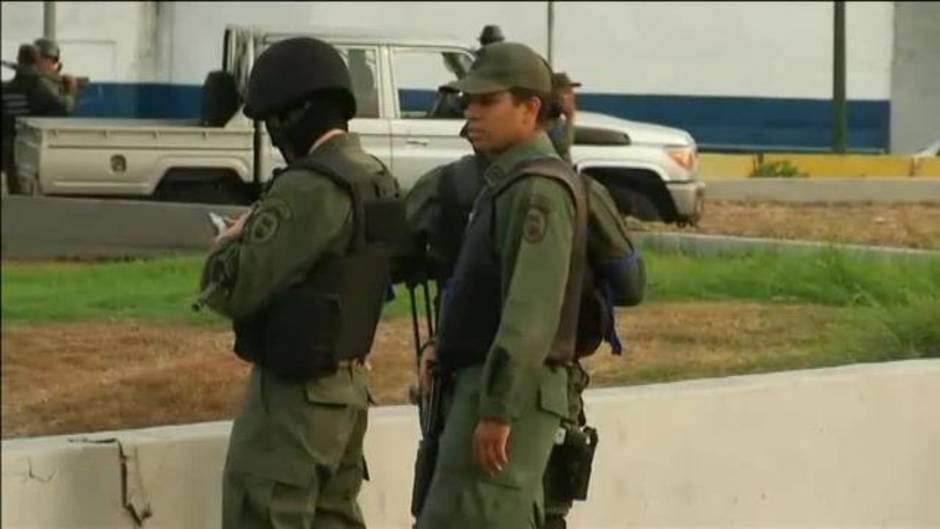 Juan Guaidó libera a Leopoldo López de su arresto domiciliario junto a las Fuerzas Militares