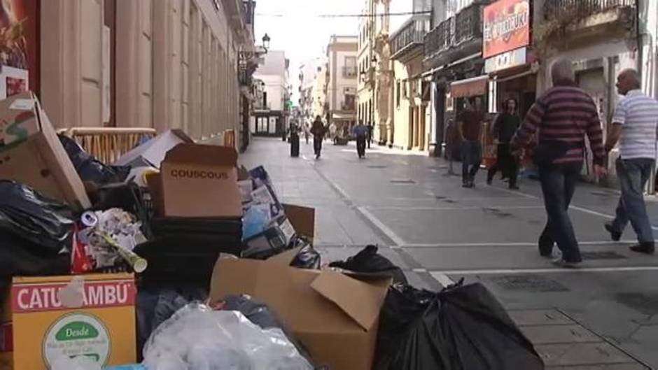 Las calles del Puerto de Santamaría se convierten en vertederos