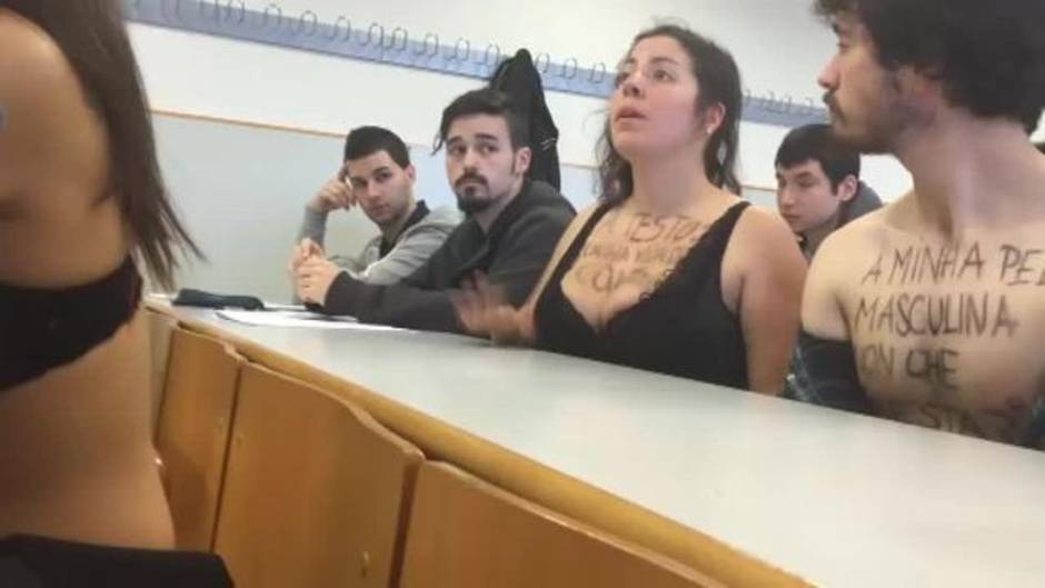 El profesor que defendió a la "Manada", acusado de malos tratos