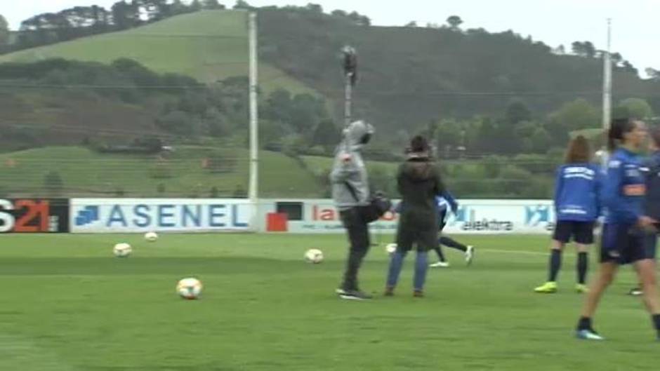 El equipo femenino de la Real Sociedad se prepara para la final de la Copa de la Reina