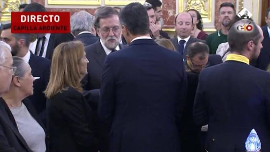 Rajoy visita la capilla ardiente de Rubalcaba