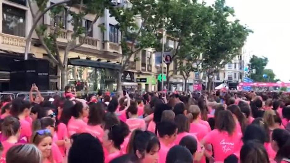 Miles de ciudadanas participan en la Carrera de la Mujer