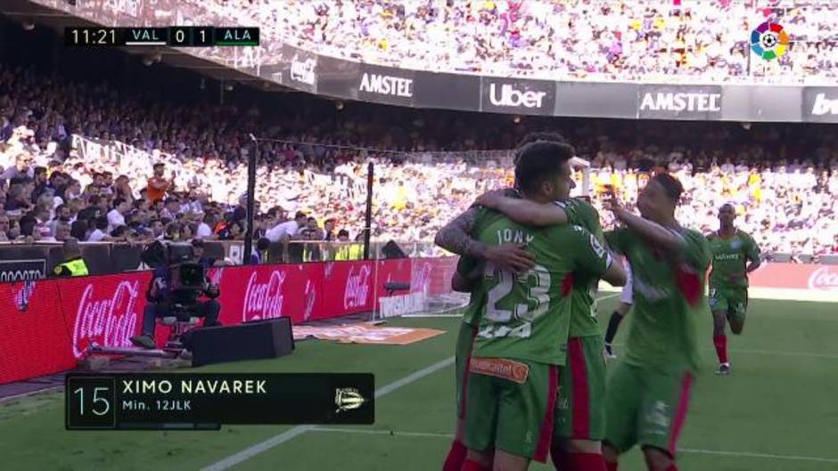 Gol de Ximo Navarro (0-1) en el Valencia 3-1 Alavés