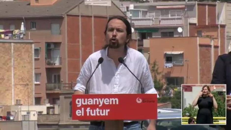 Iglesias reivindica a Ada Colau como dique ante los poderosos