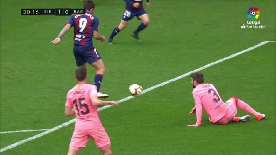 Gol de Cucurella (1-0) en el partido del Eibar 2-2 Barcelona