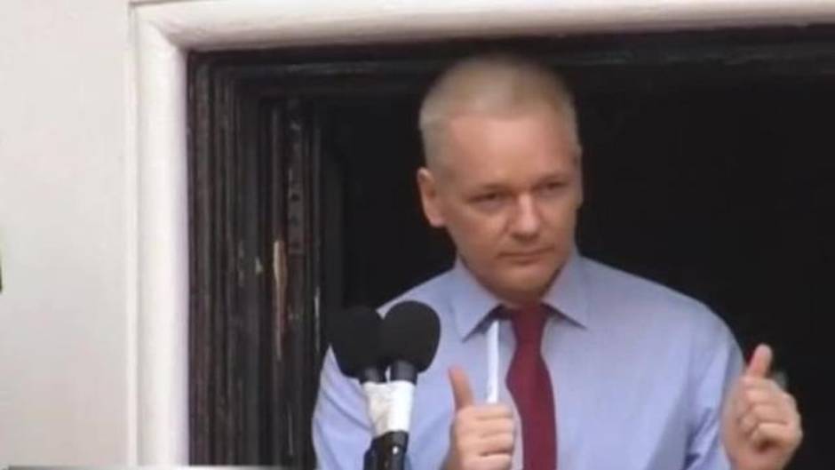 Suecia emite una orden de detención contra Assange por el proceso de violación abierto contra él