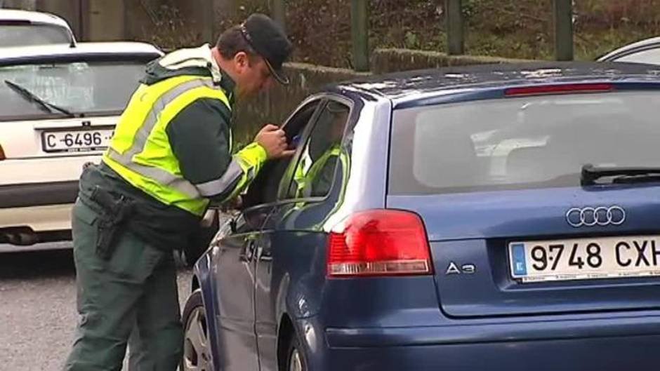 Un conductor gallego pierde 28 puntos del carnet en menos de una semana