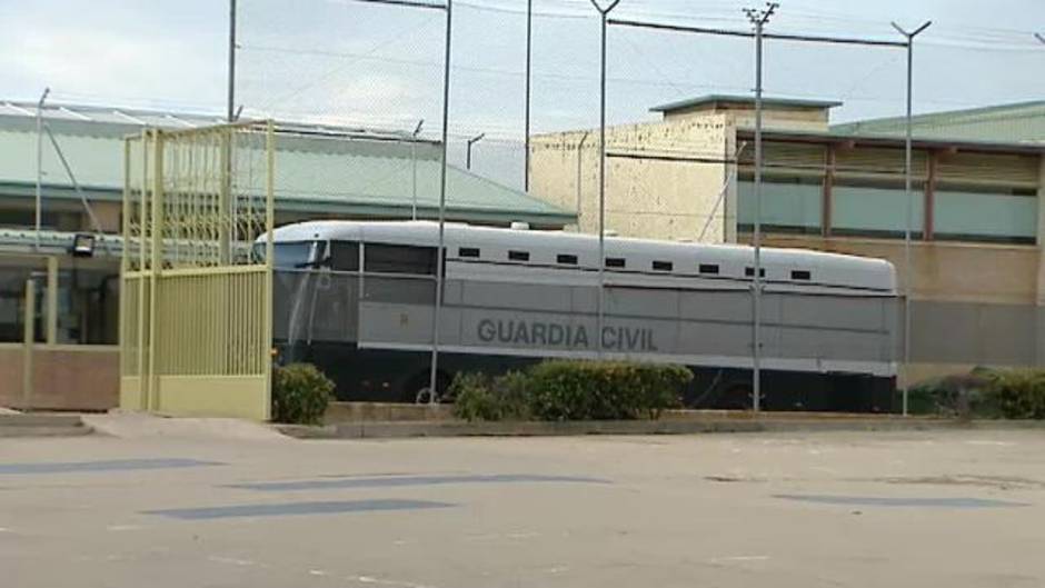 Los políticos del procès abandonan Soto del Real