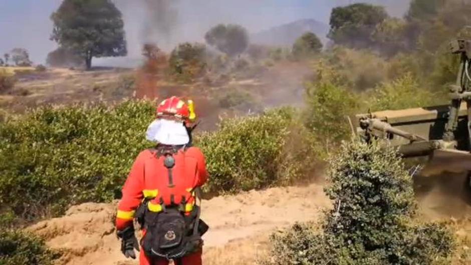 Continúan las labores de extinción en el incendio que afecta a las provincias de Madrid y Toledo