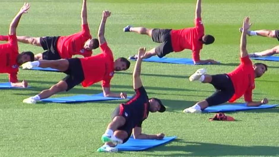 El Cholo entrena con el equipo como uno más