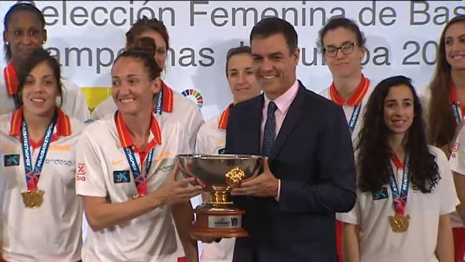 Pedro Sánchez: "El empeño, el sacrificio y el compañerismo que se destila viéndoos jugar"