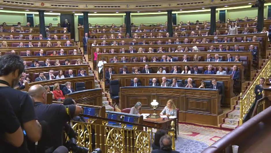 Una mayoría de españoles prefiere un Gobierno de coalición con PSOE y Podemos, según la última encuesta del CIS