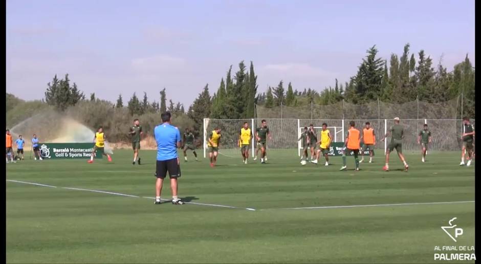 El trabajo de defensa de Rubi en los entrenamientos del Betis