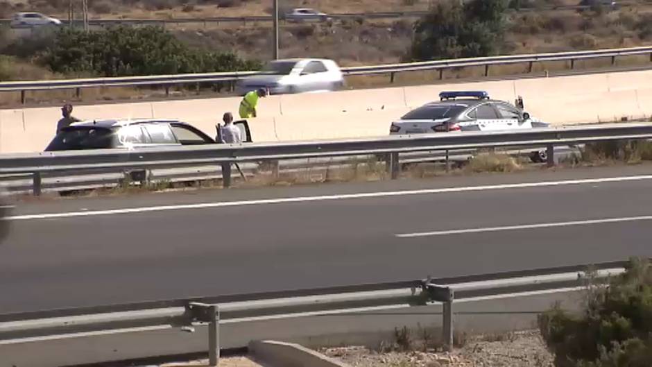 Fallecen tres personas en la AP7 a la altura de El Campello al colisionar dos vehículos