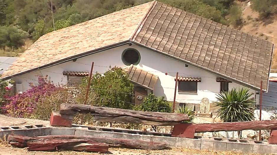 Un detenido tras encontrar un cuerpo enterrado en una finca en Algar