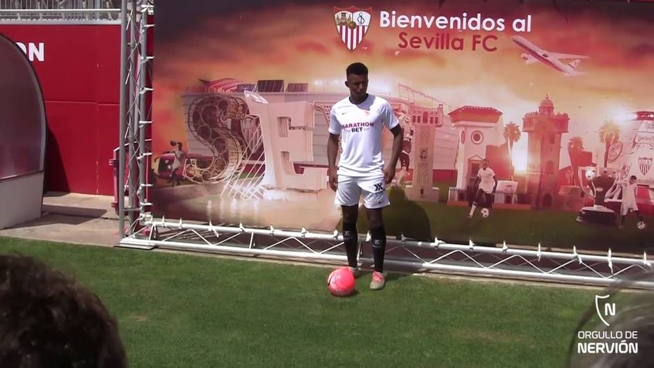 Presentación de Koundé como sevillista