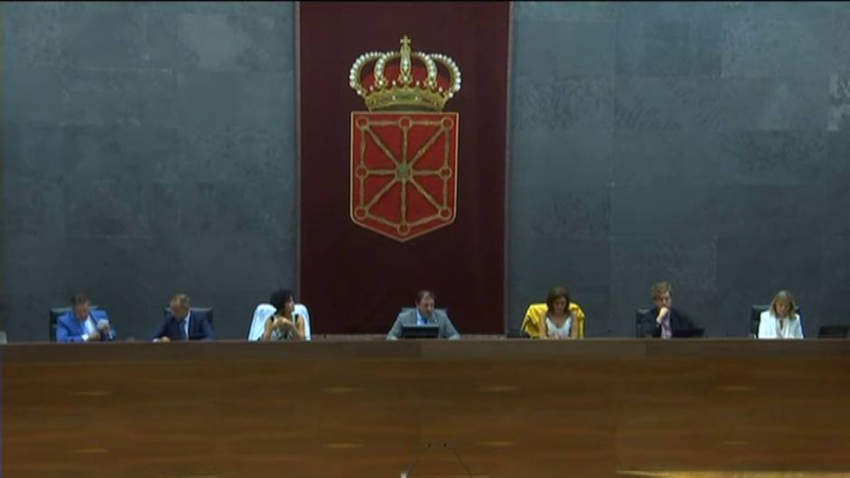 Chivite no logra la confianza del Parlamento navarro para ser investida presidenta