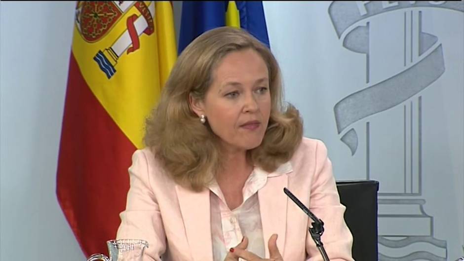 Calviño justifica los datos de paro por aumento de población activa