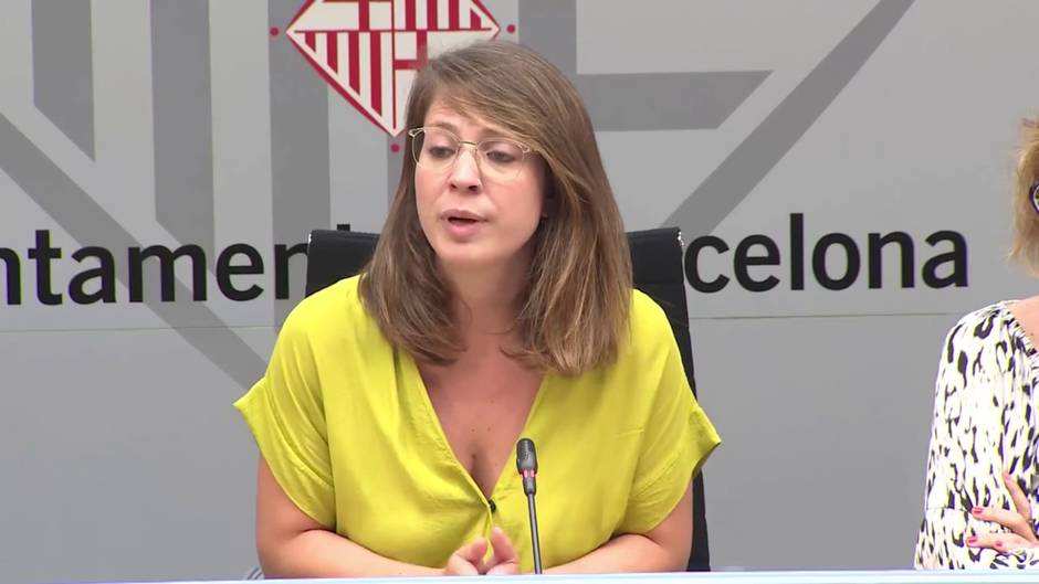 Barcelona sancionará a tiendas de souvenirs que incumplan la normativa