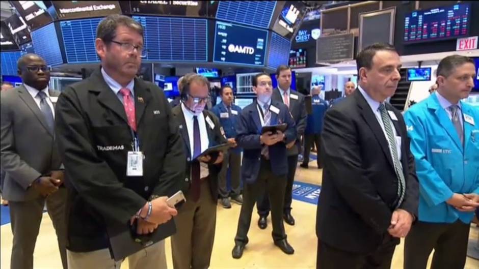 Minuto de silencio en la Bolsa de Nueva York en honor a las víctimas de las últimas matanzas en Estados Unidos