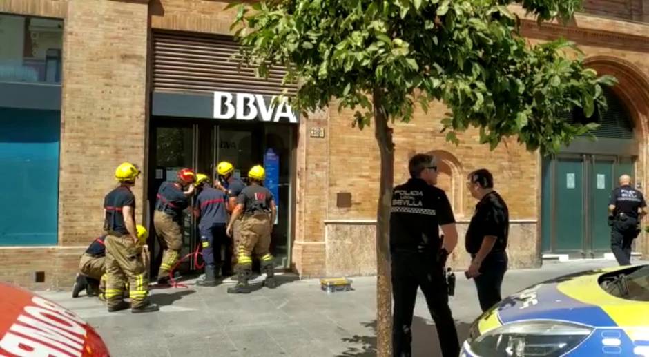 Atrapada sucursal bancaria en Sevilla