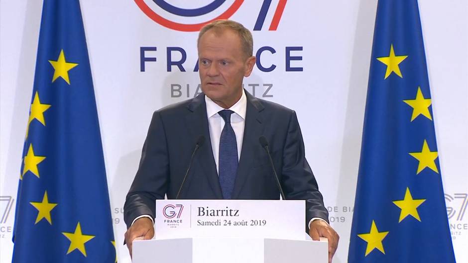 Tusk avisa a EEUU de represalias si impone aranceles al vino francés