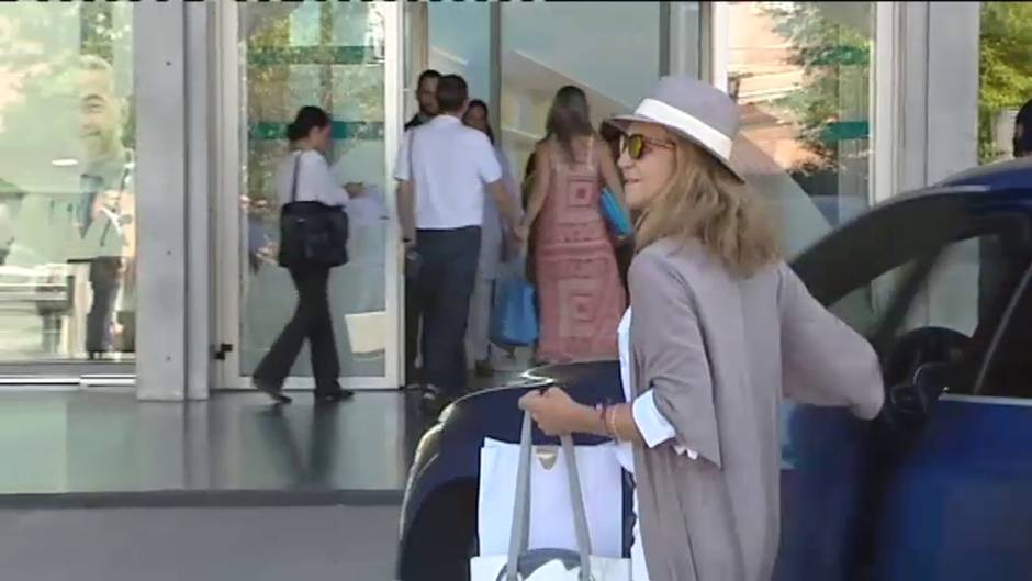 La reina Sofía y la infanta Elena visitan al rey Juan Carlos en el hospital