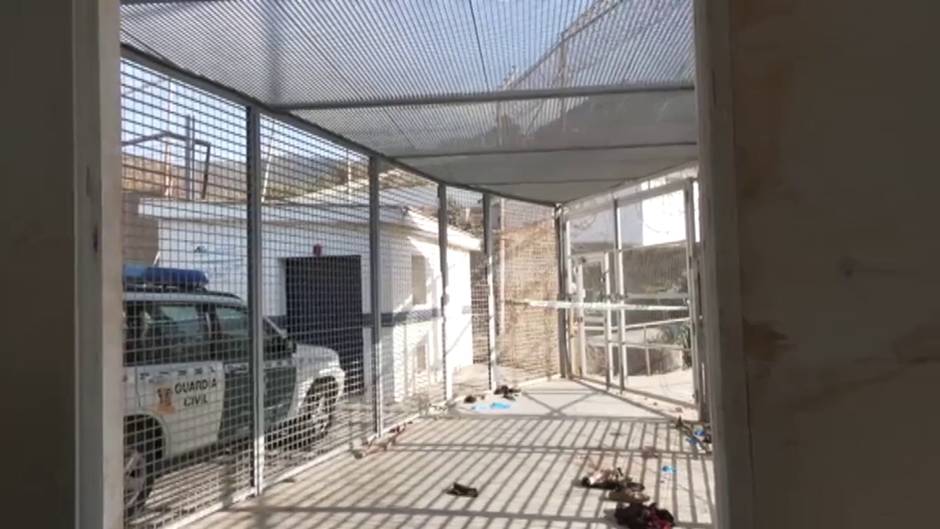 Destrozado el puesto fronterizo de Ceuta por el último asalto masivo de inmigrantes sin papeles