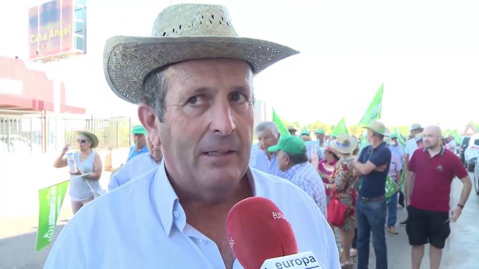 Agricultores protestan por los "precios de miseria" en producción vinícola